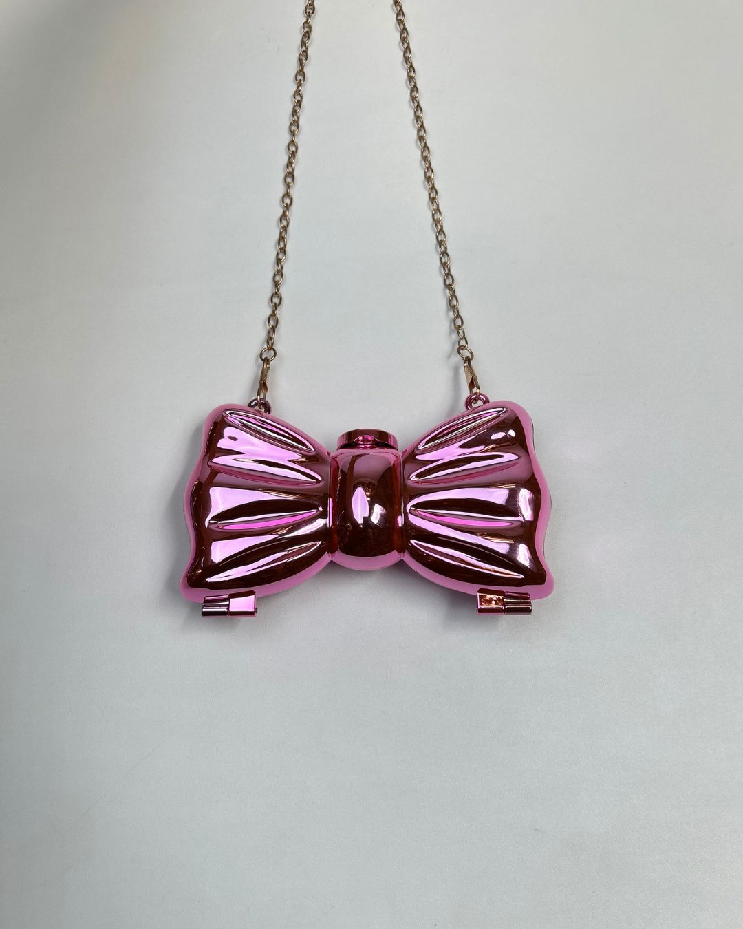 Metallic Bow-Shaped Mini Clutch Bag with Chain Strap