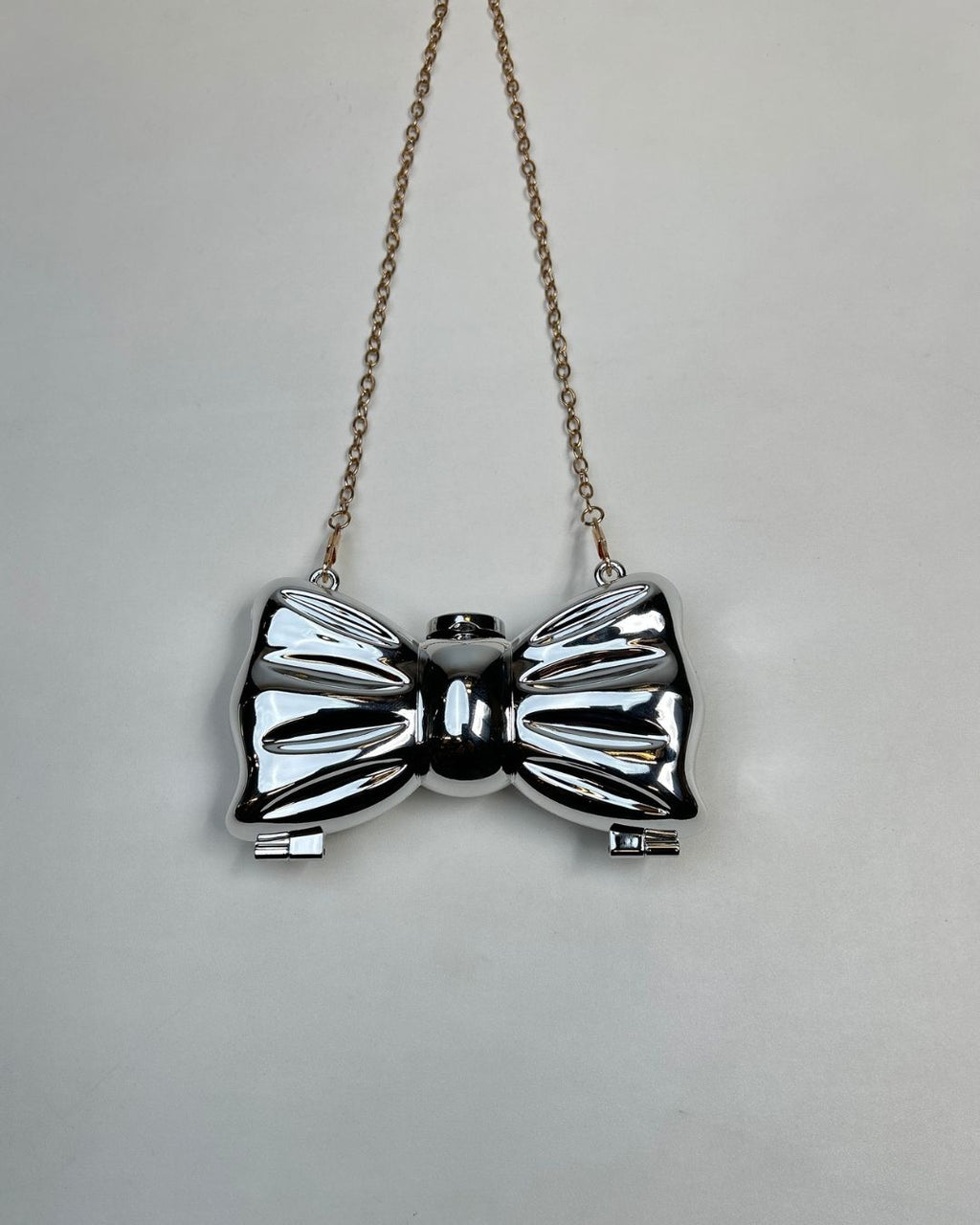 Metallic Bow-Shaped Mini Clutch Bag with Chain Strap