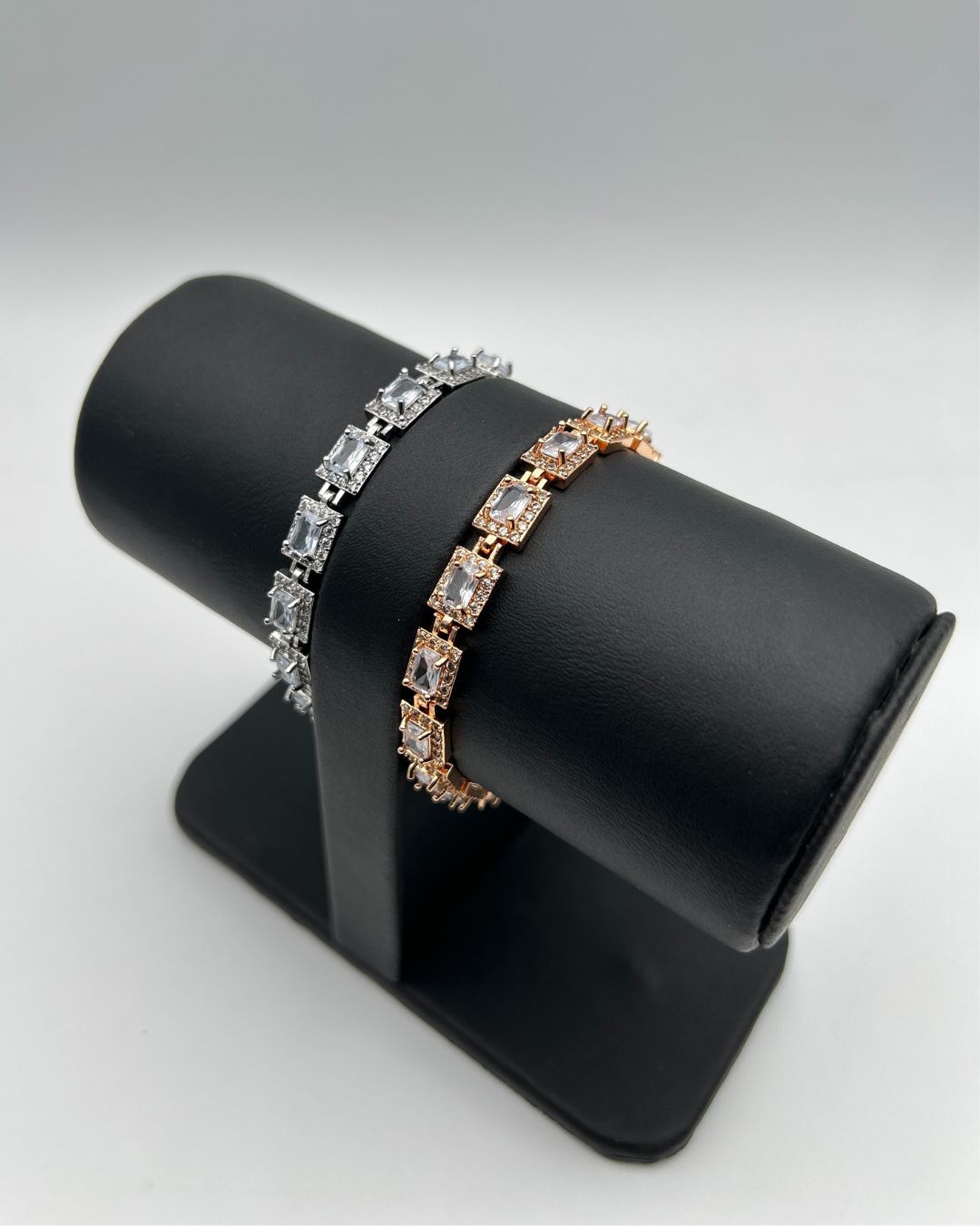 1 Carat Stone Bracelet with White Stones – Silver & Gold Base