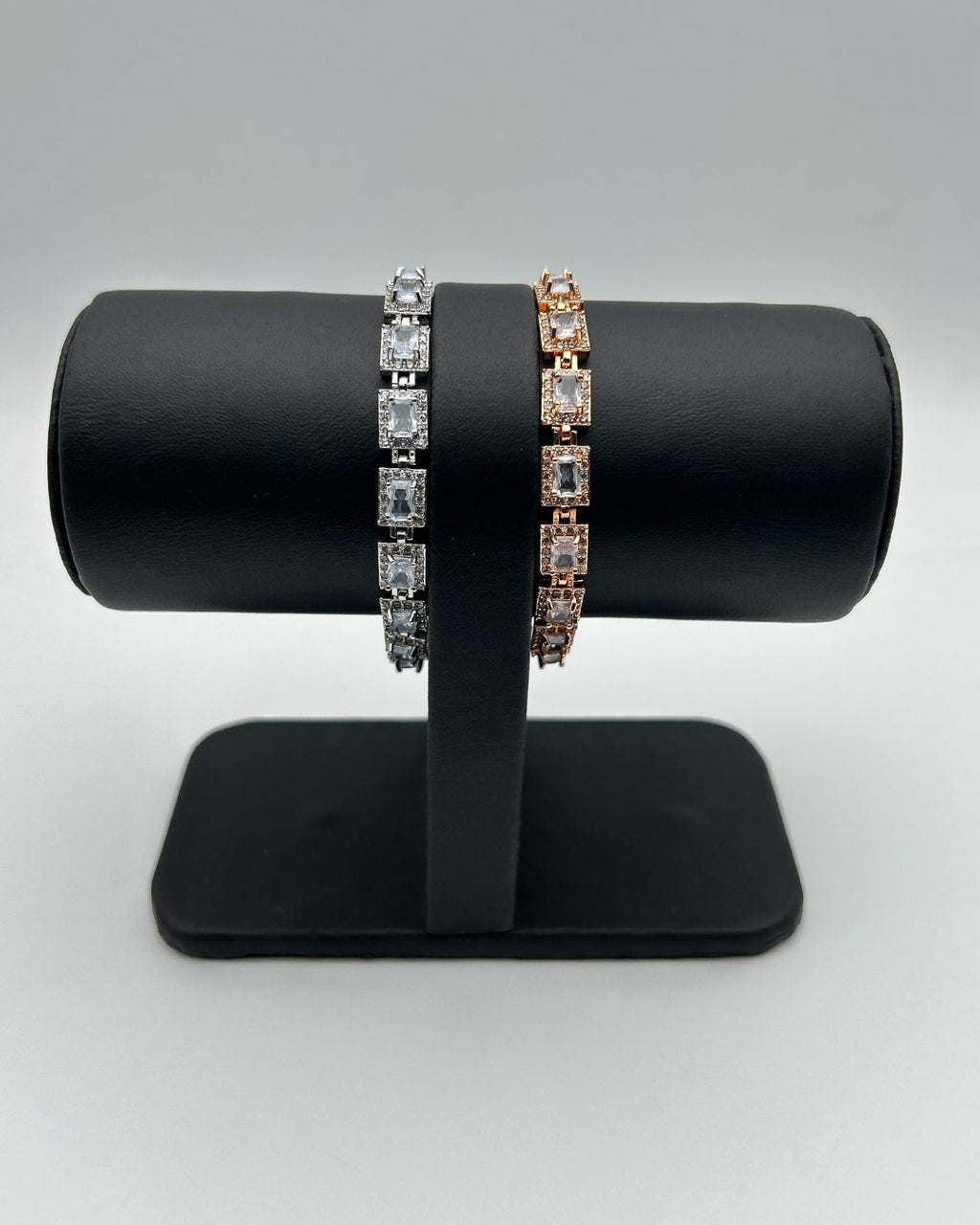 1 Carat Stone Bracelet with White Stones – Silver & Gold Base