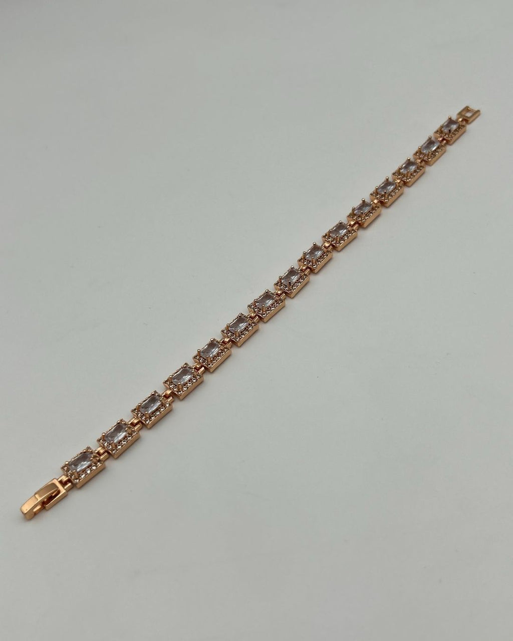 1 Carat Stone Bracelet with White Stones – Silver & Gold Base