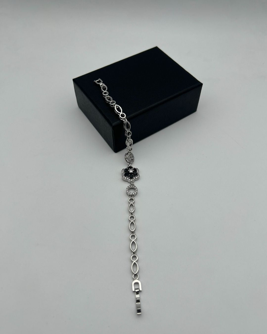 One Carat Square Link Bracelet for Girls – Silver White / Silver Black