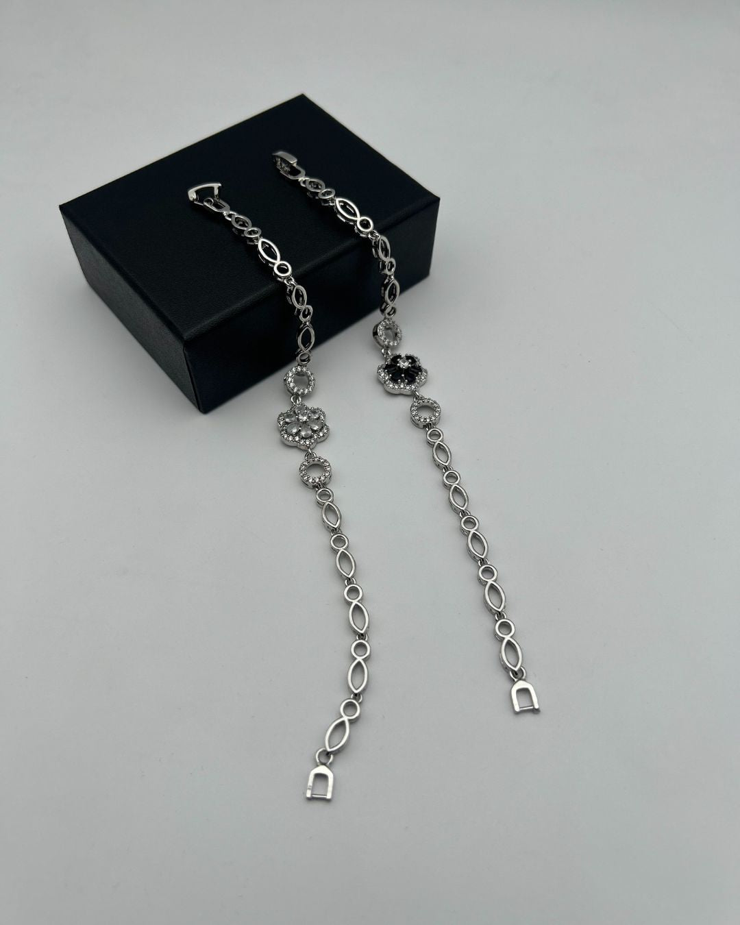 One Carat Square Link Bracelet for Girls – Silver White / Silver Black