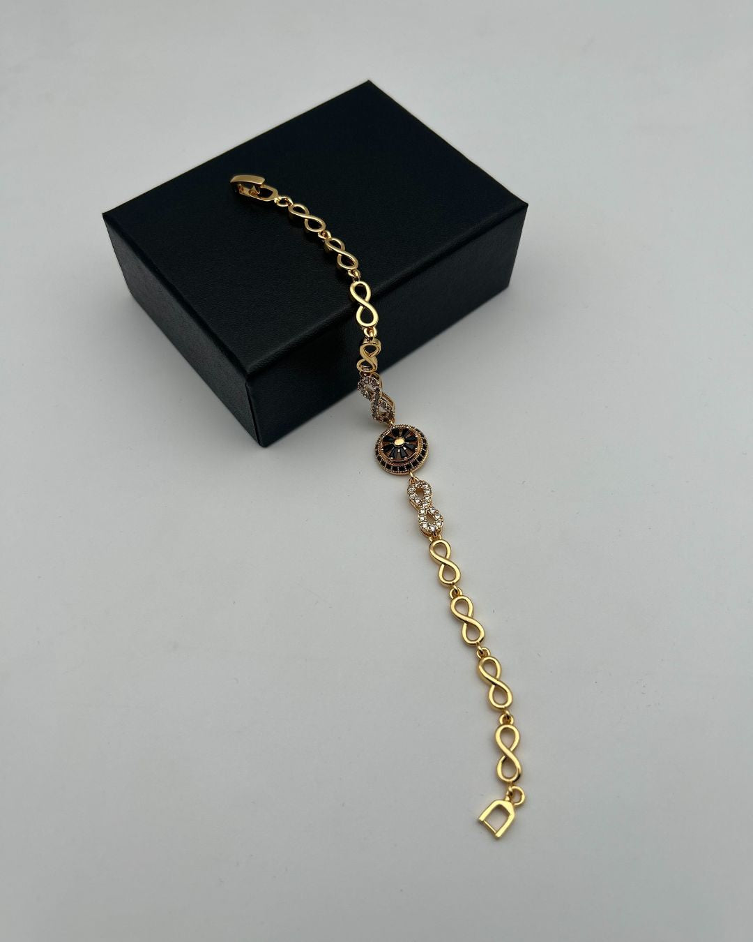 1 Carat Stone Bracelet with Gold Base for Party & Everyday Wear