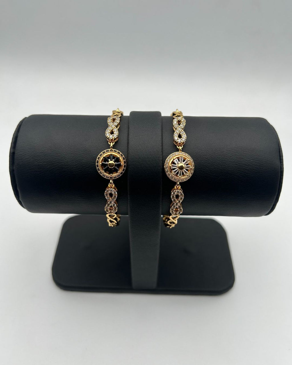 1 Carat Stone Bracelet with Gold Base for Party & Everyday Wear