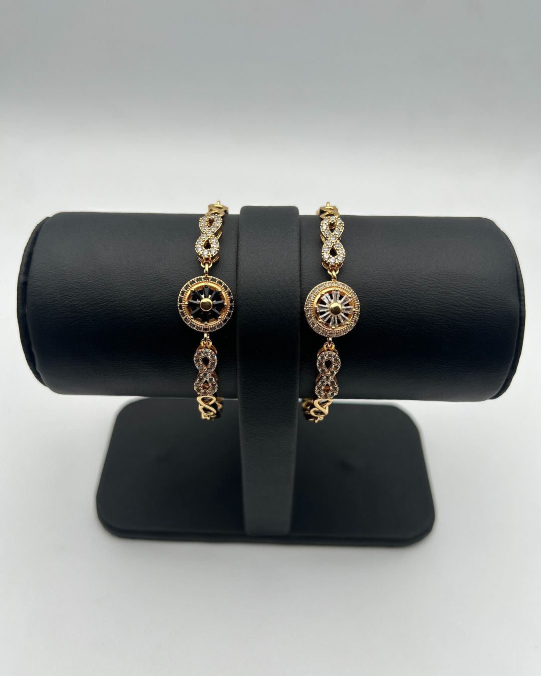 1 Carat Stone Bracelet with Gold Base for Party & Everyday Wear