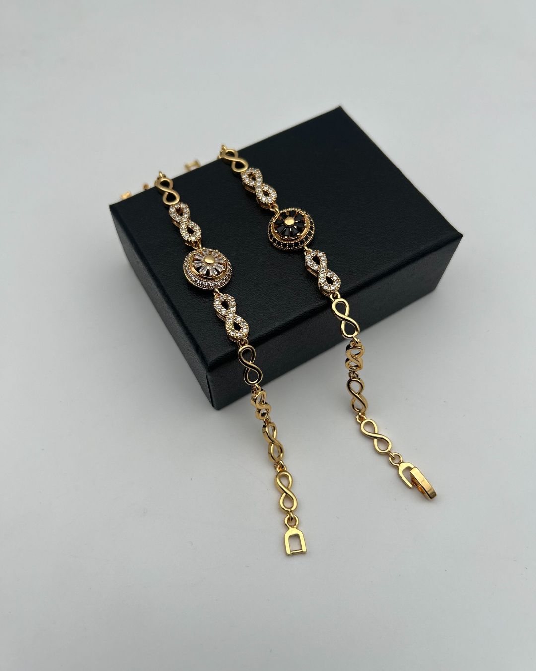 1 Carat Stone Bracelet with Gold Base for Party & Everyday Wear