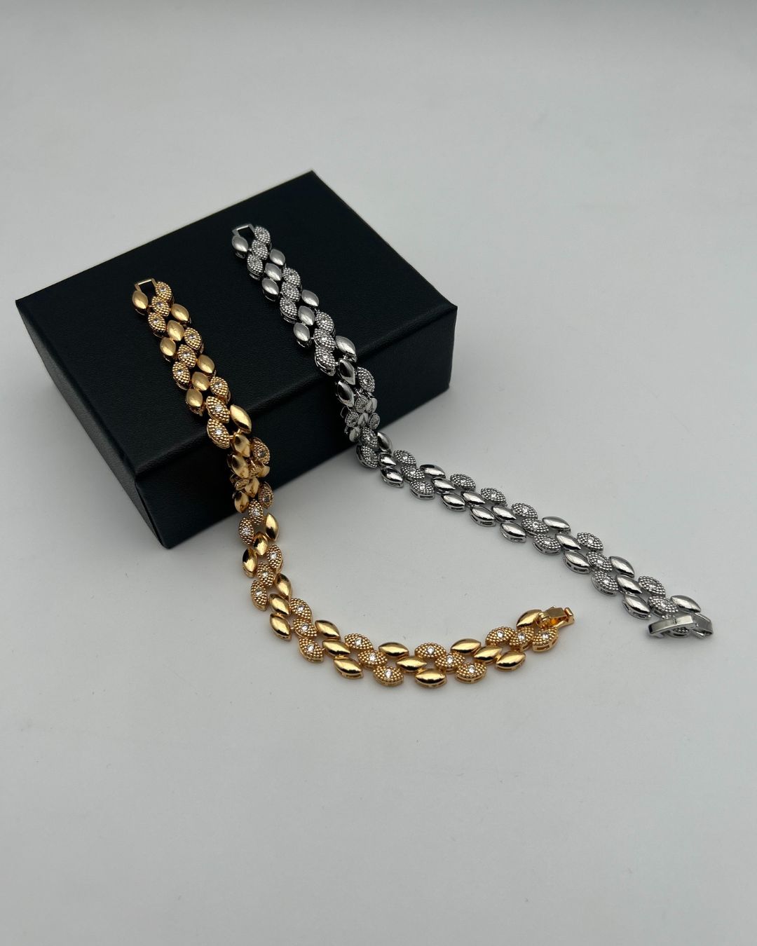 One Carat Style Textured Link Bracelet for Girls (Gold/Silver)