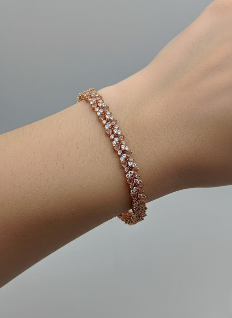 Floral Crystal Link Bracelet in Gold – 1 Carat