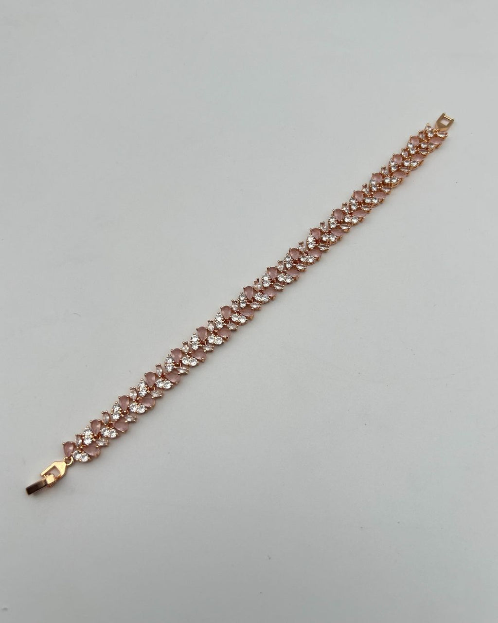 Floral Crystal Link Bracelet in Gold – 1 Carat