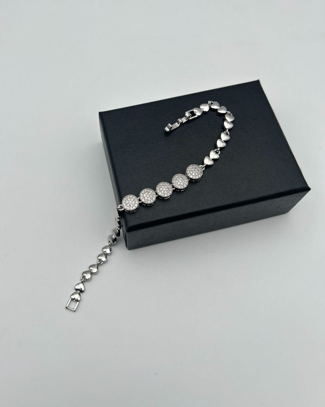 Silver Heart Link One Carat Pave Disc Bracelet