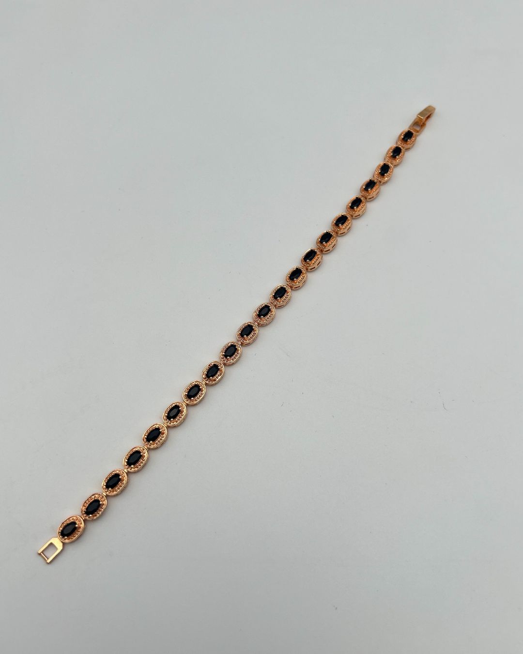 1 Carat Oval Halo Link Bracelet for Girls – Gold Mint & Gold Black