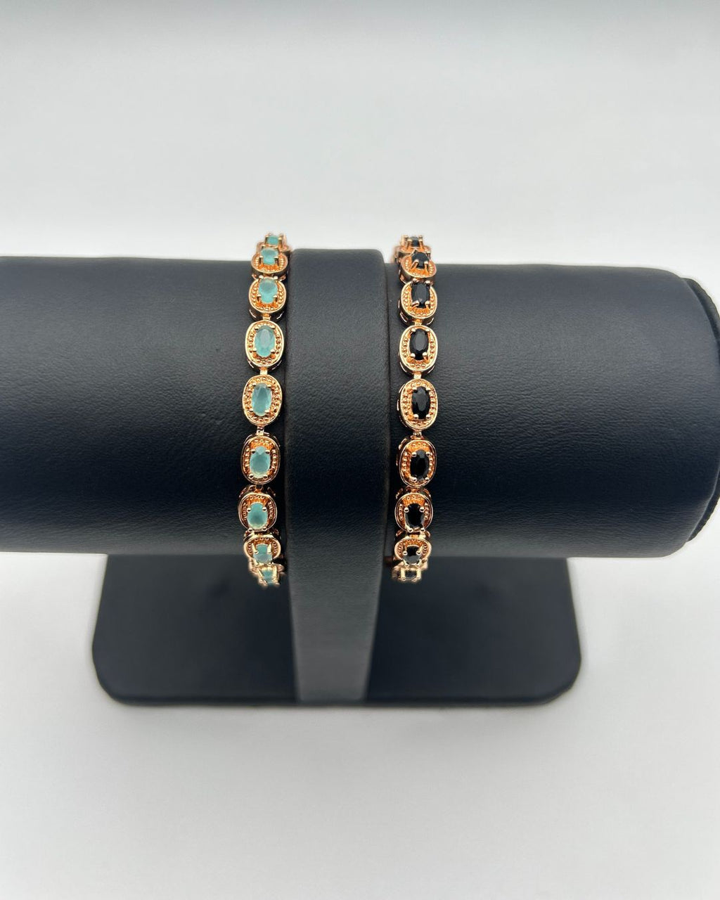 1 Carat Oval Halo Link Bracelet for Girls – Gold Mint & Gold Black