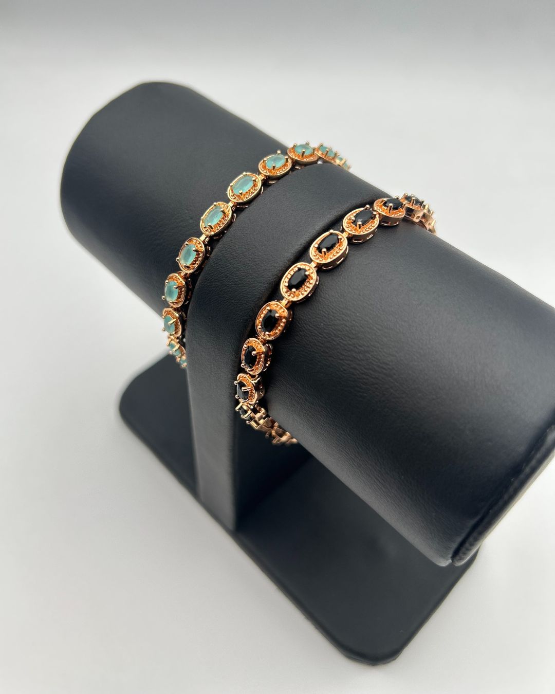 1 Carat Oval Halo Link Bracelet for Girls – Gold Mint & Gold Black