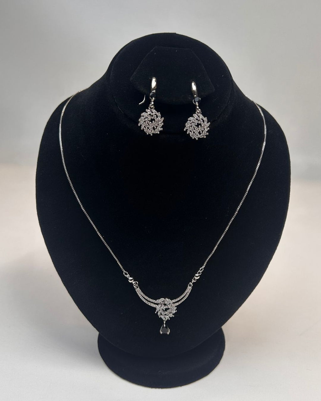 One Carat Floral Drop Locket Set with Earrings