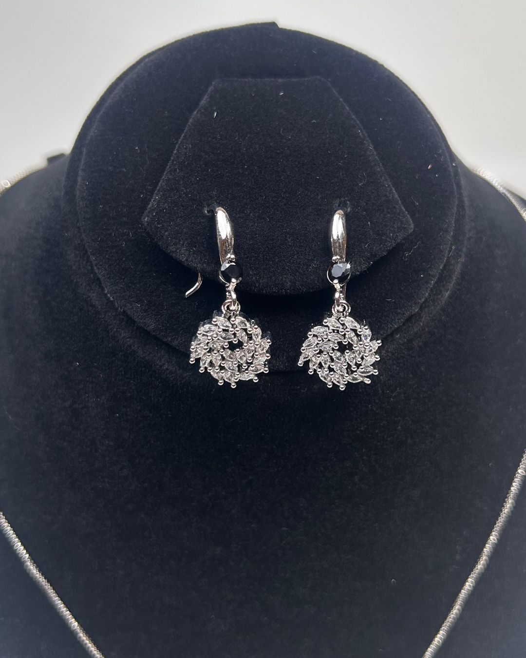 One Carat Floral Drop Locket Set with Earrings