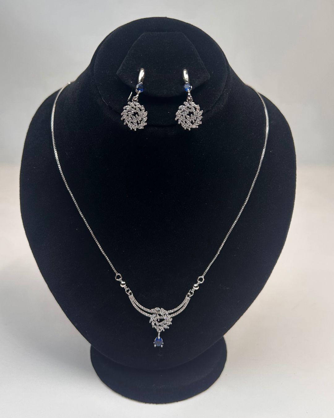 One Carat Floral Drop Locket Set with Earrings