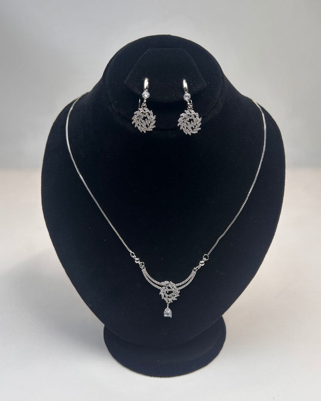 One Carat Floral Drop Locket Set with Earrings