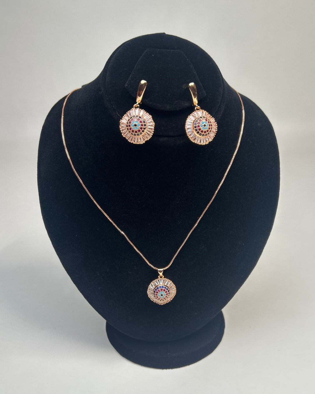 One Carat Floral Locket Necklace Set with Earrings