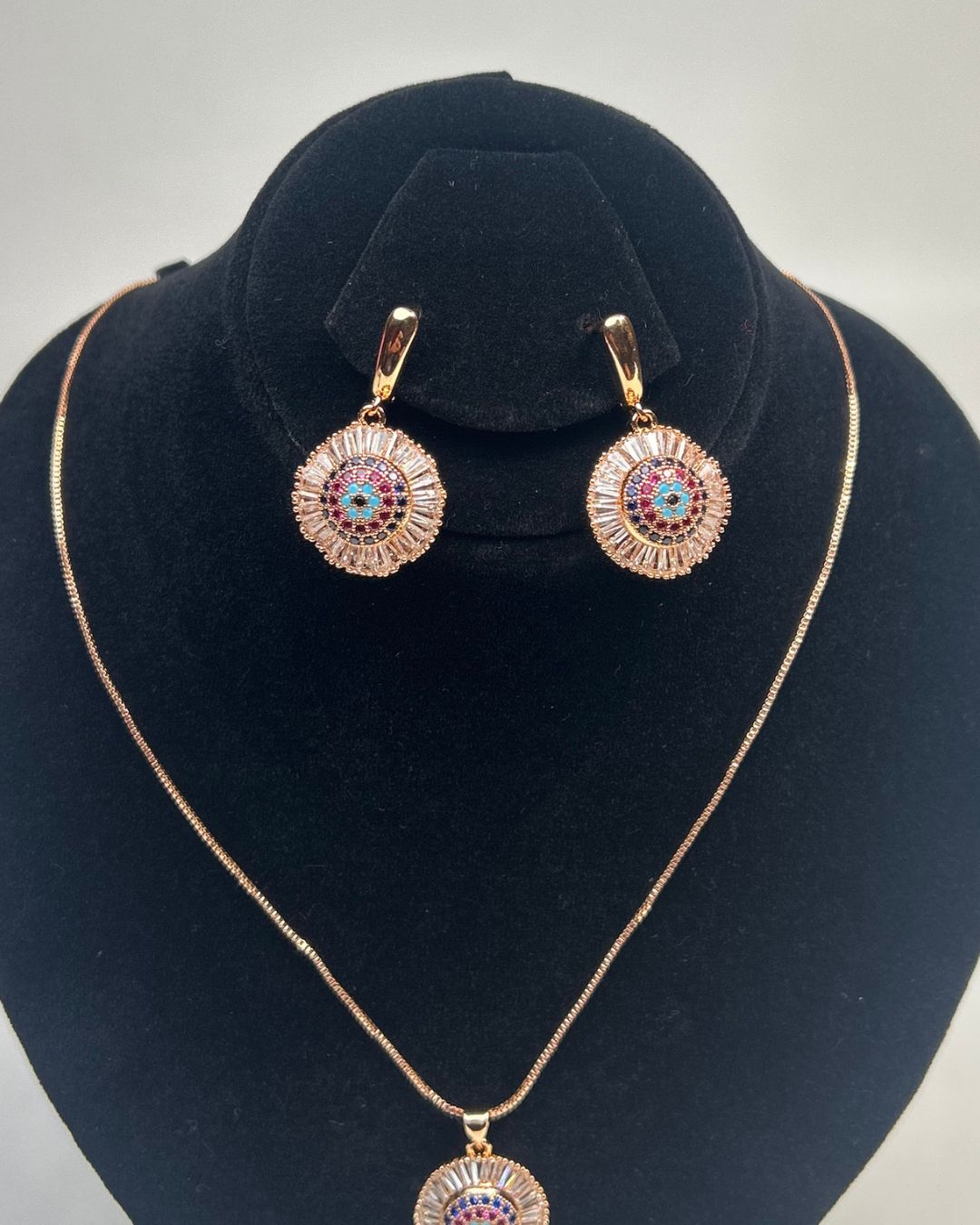 One Carat Floral Locket Necklace Set with Earrings