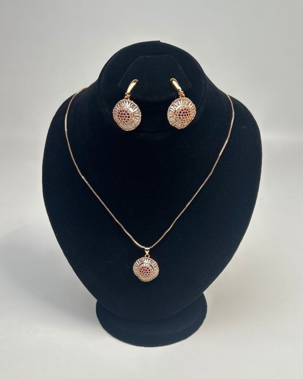 One Carat Floral Locket Necklace Set with Earrings