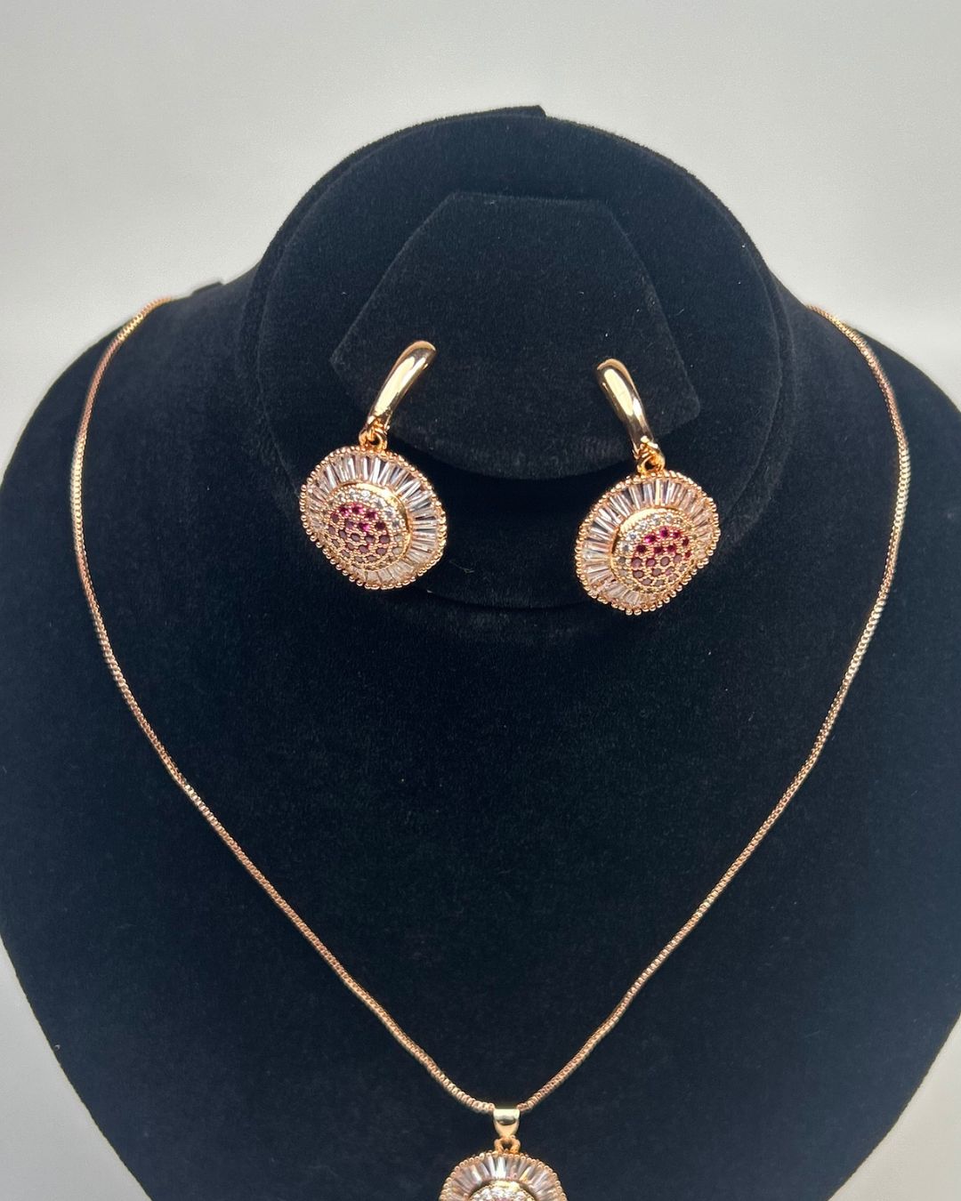 One Carat Floral Locket Necklace Set with Earrings