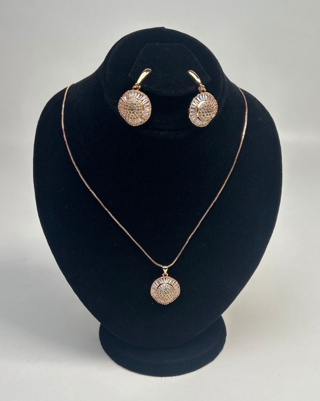 One Carat Floral Locket Necklace Set with Earrings