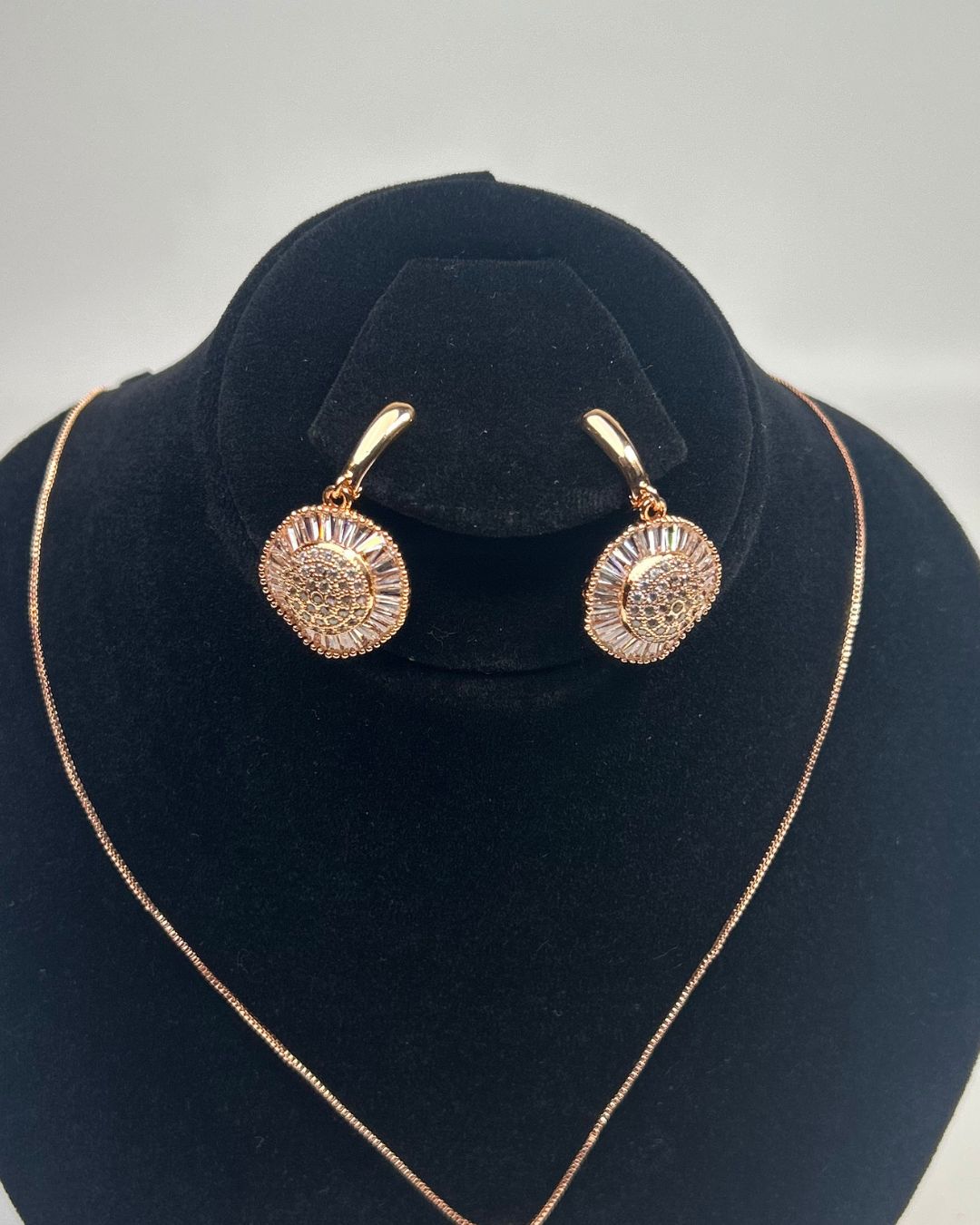 One Carat Floral Locket Necklace Set with Earrings