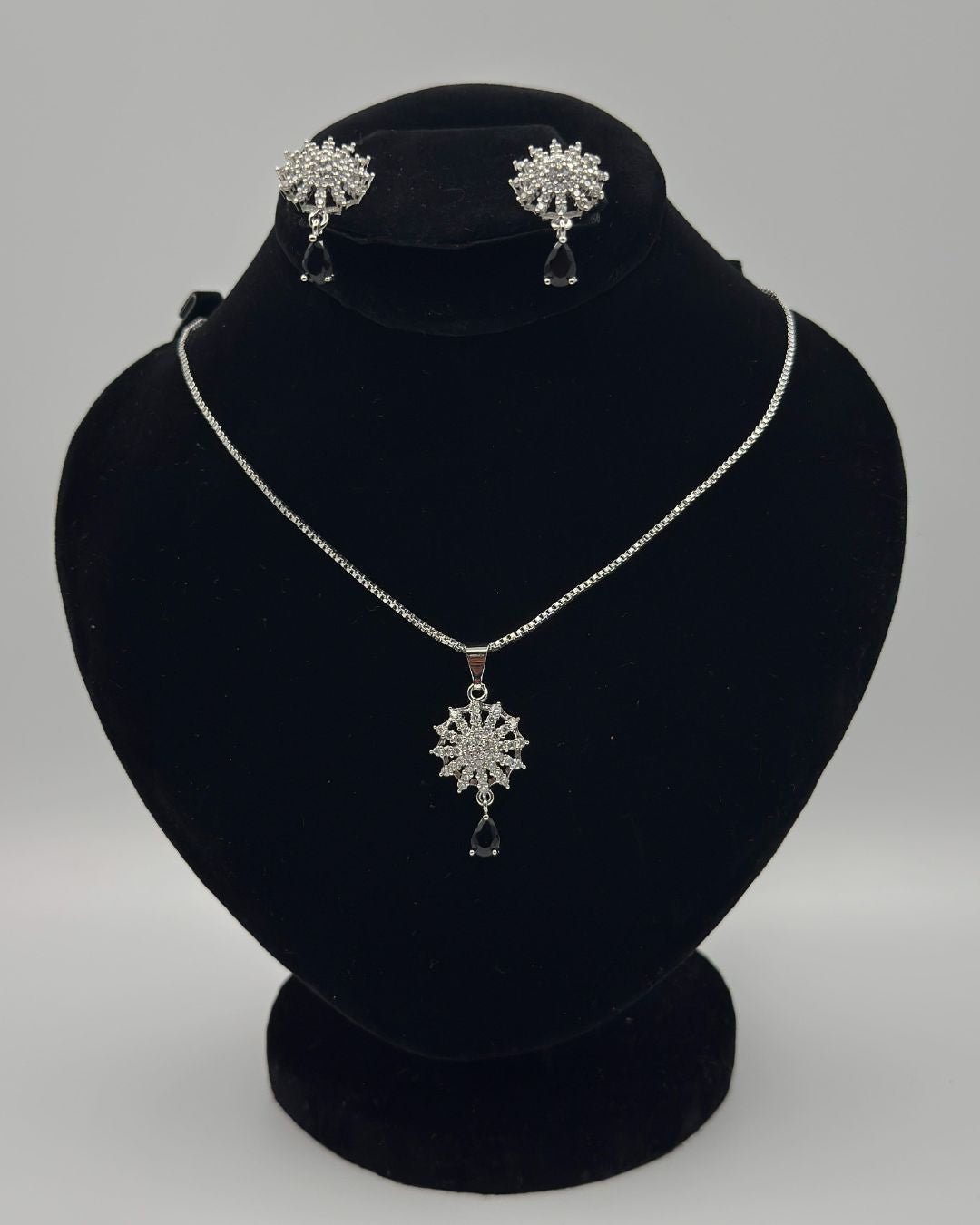 Silver Sunburst Crystal Pendant & Earrings Locket Set