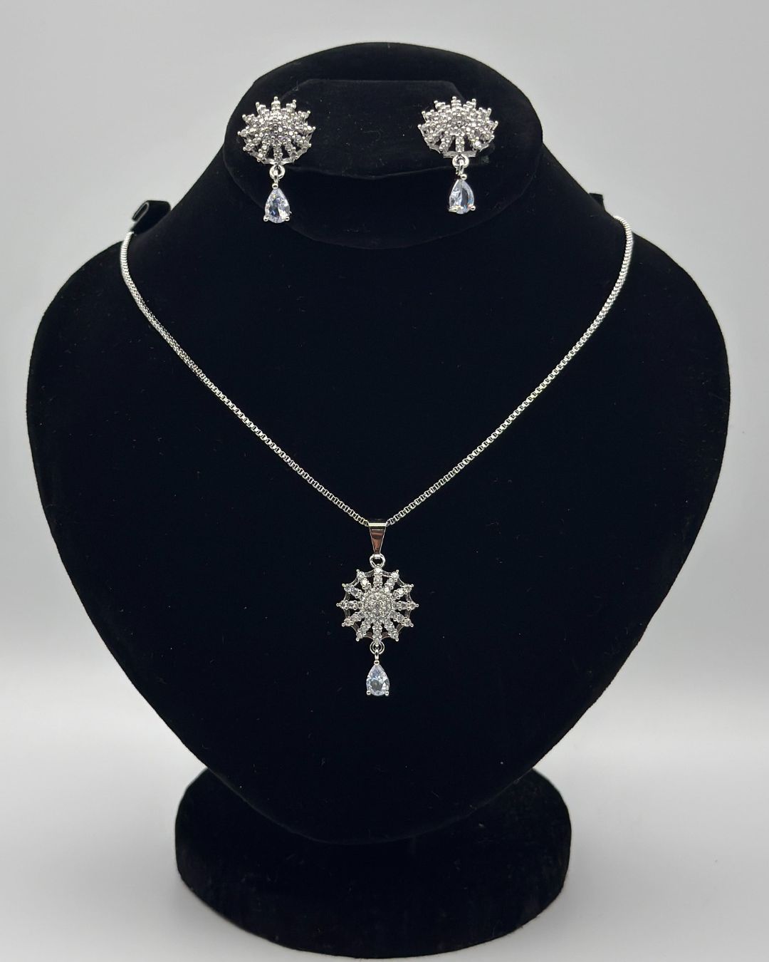 Silver Sunburst Crystal Pendant & Earrings Locket Set