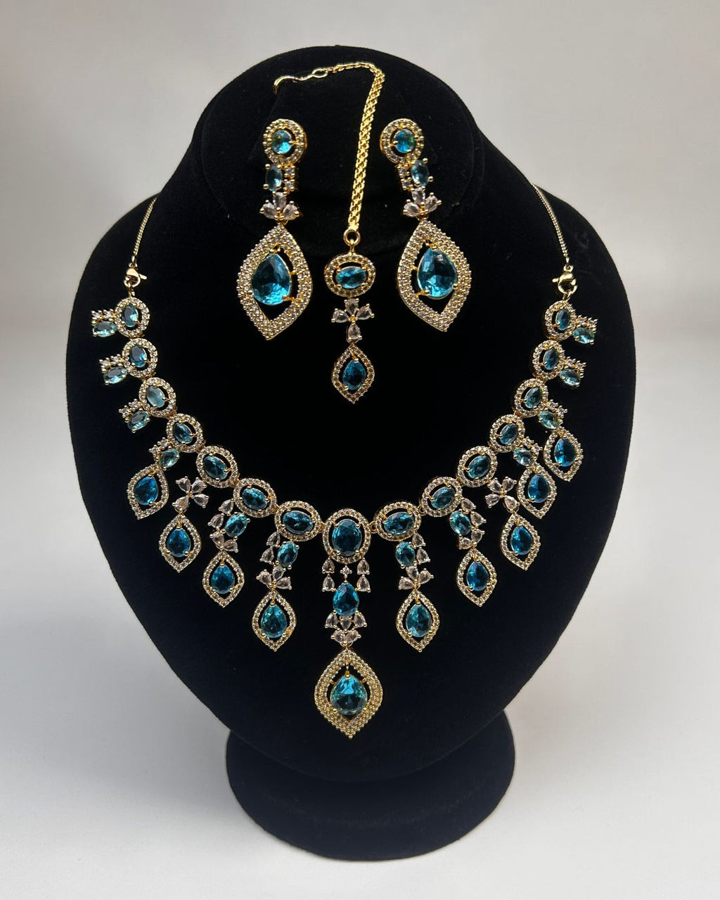 Zircon Drop Party Wear Jewelry Set with Earrings & Tikka