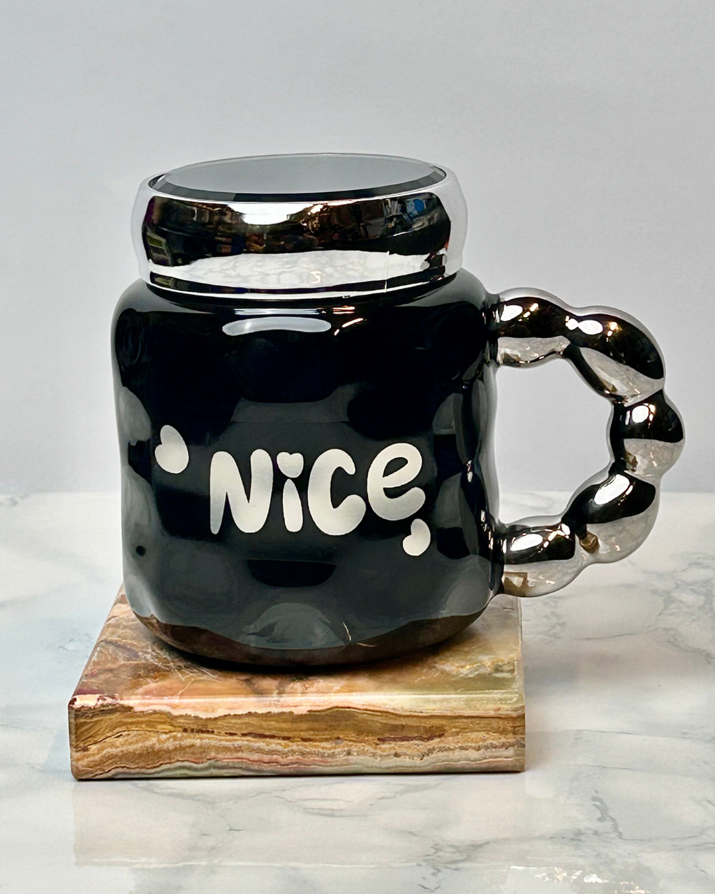 Ceramic Coffee Mug with Lid – Gloss Finish 350ml